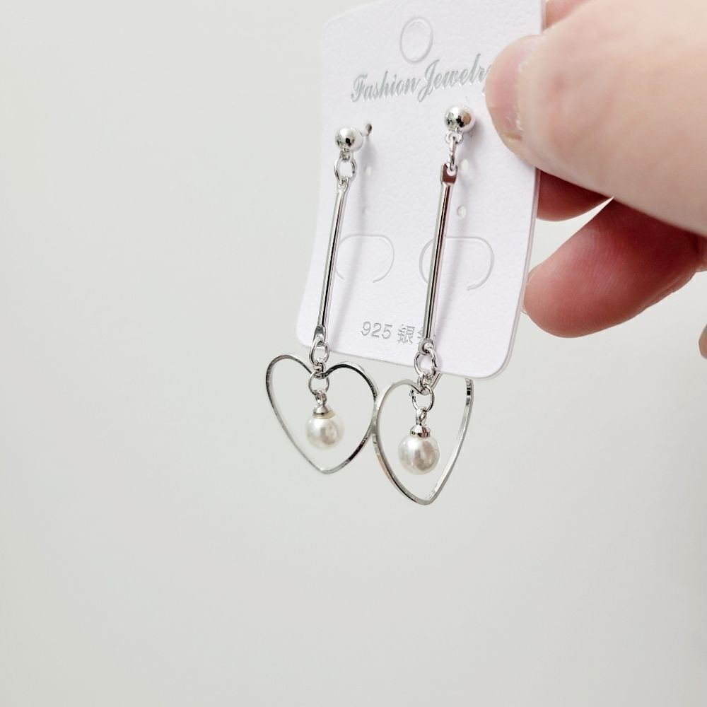 Brand New Silver Heart Pearl Earrings - Picture 3 of 6